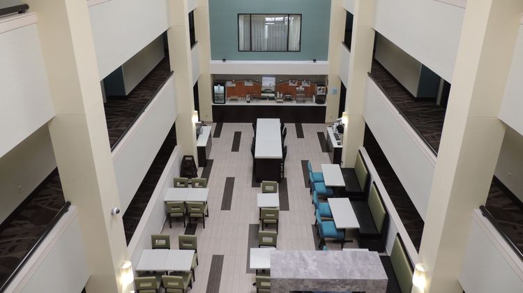 Holiday Inn Express/Suites Birmingham E Restaurant