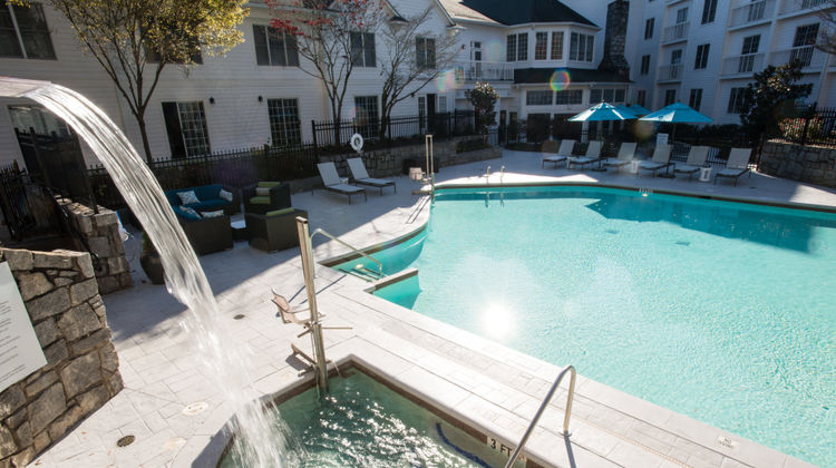 Hotel Indigo Atlanta - Vinings Ballpark Pool