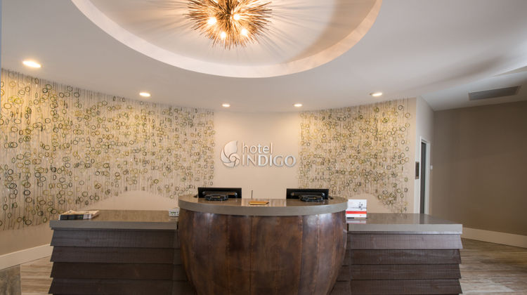 Hotel Indigo Vinings Lobby