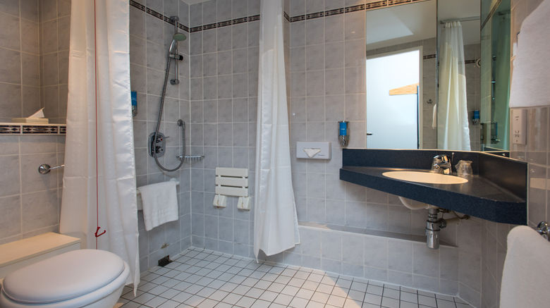 <b>Holiday Inn Express Warwick Room</b>. Images powered by <a href="https://www.leonardoworldwide.com/" title="Leonardo Worldwide" target="_blank">Leonardo</a>.