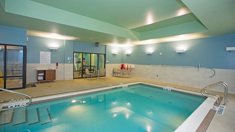 Holiday Inn Express & Suites North Shore Pool