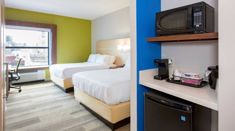 Holiday Inn Express & Suites North Shore Room