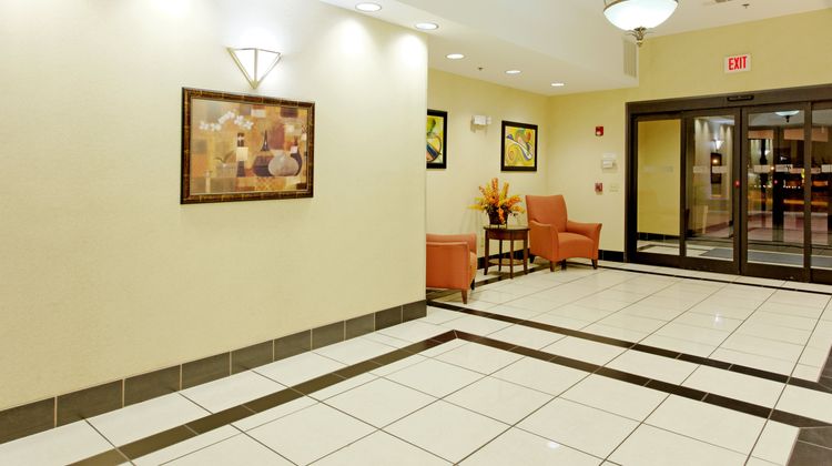 Holiday Inn Express & Suites Sylacauga Lobby