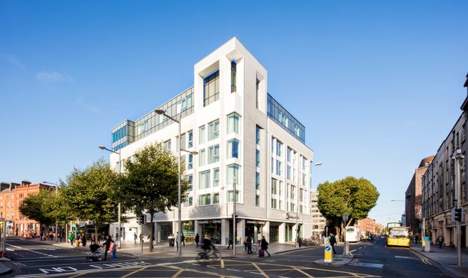 Holiday Inn Express Dublin City Centre Exterior