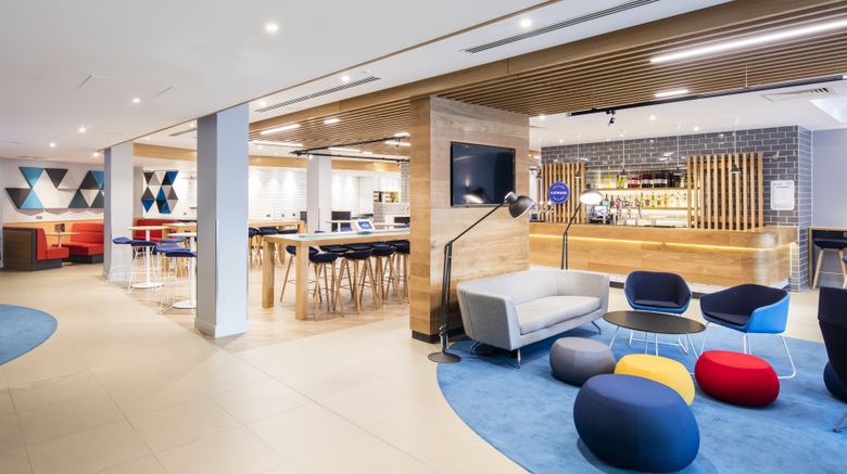 <b>Holiday Inn Express Dublin City Centre Lobby</b>. Images powered by <a href="https://www.leonardoworldwide.com/" title="Leonardo Worldwide" target="_blank">Leonardo</a>.