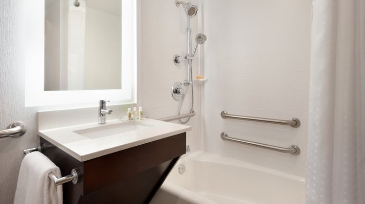 Holiday Inn Rock Island Room