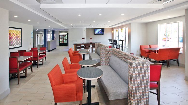 <b>Holiday Inn Express Restaurant</b>. Images powered by <a href="https://www.leonardoworldwide.com/" title="Leonardo Worldwide" target="_blank">Leonardo</a>.