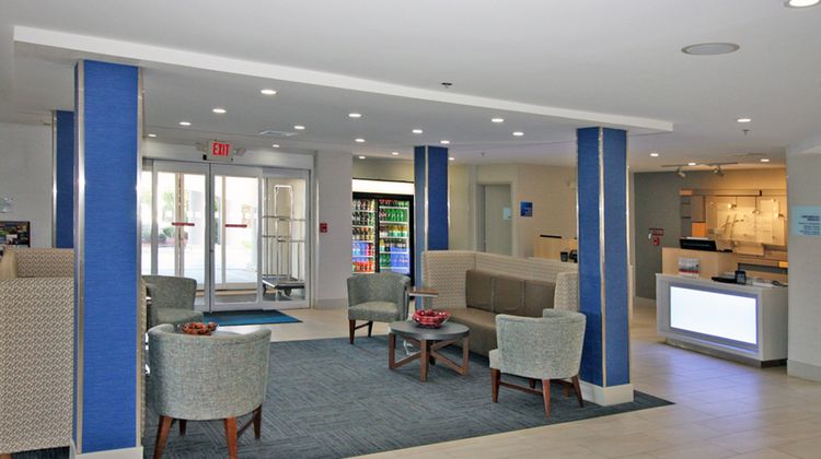 Holiday Inn Express Lobby
