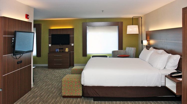 Holiday Inn Express Suite