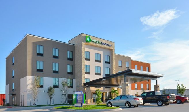Holiday Inn Express/Stes City Mid-Arpt Exterior