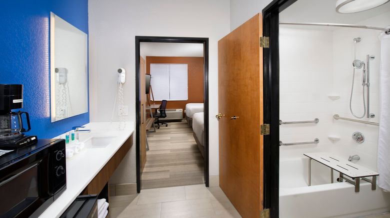 <b>Holiday Inn Express Downtown Market Area Room</b>. Images powered by <a href="https://www.leonardoworldwide.com/" title="Leonardo Worldwide" target="_blank">Leonardo</a>.