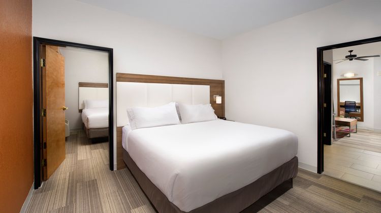 Holiday Inn Express Downtown Market Area Room