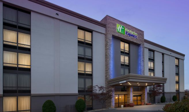 Holiday Inn Express Boston North-Woburn Exterior