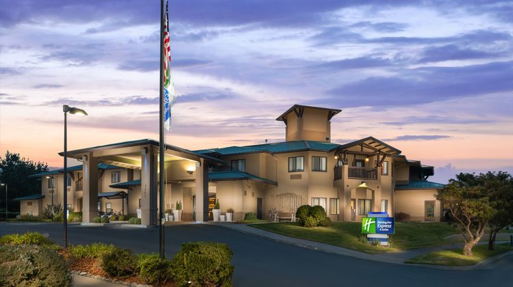 Holiday Inn Express Exterior