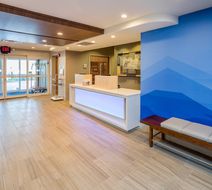 Holiday Inn Express Hotel & Suites Lobby