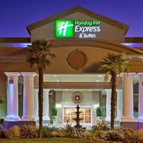 Holiday Inn Express Hotel & Suites