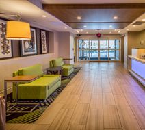 Holiday Inn Express Hotel & Suites Lobby