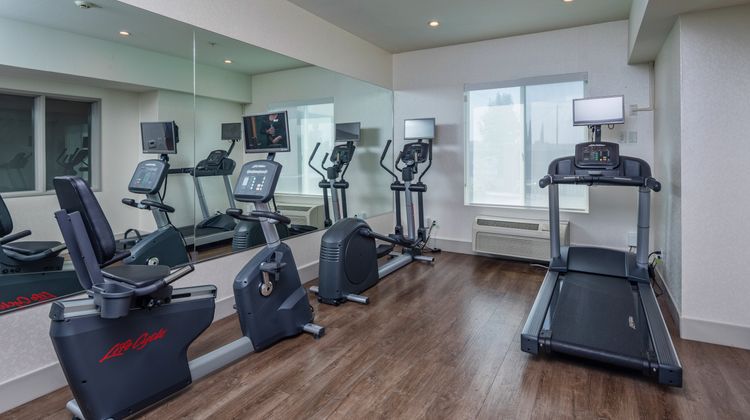 Holiday Inn Express Hotel & Suites Health Club