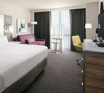 Crowne Plaza Dallas Market Center Room