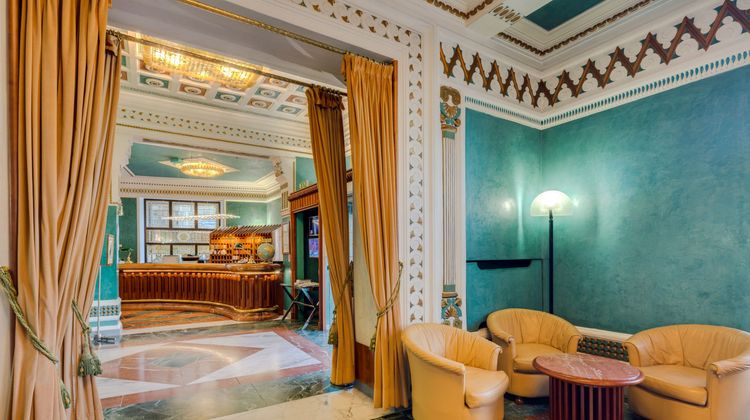 Hotel Roma Lobby
