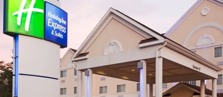 Holiday Inn Express Hotel & Suites Exterior