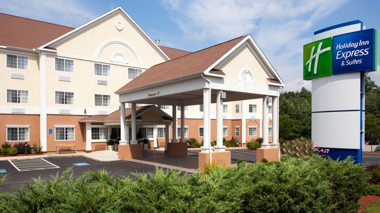 Holiday Inn Express Hotel & Suites Exterior