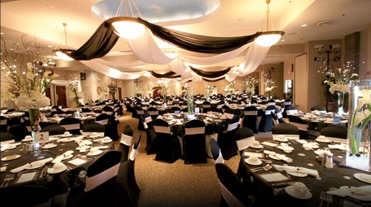 Holiday Inn Express & Suites Meeting