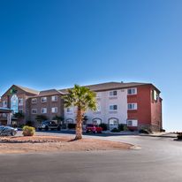 Holiday Inn Express Hotel & Suites