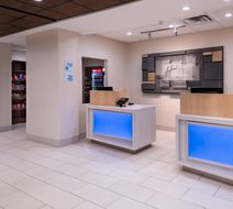 Holiday Inn Express Hotel & Suites Lobby