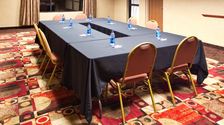 Holiday Inn Express Suites Meeting