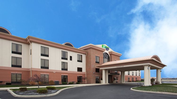 Holiday Inn Express Suites Exterior