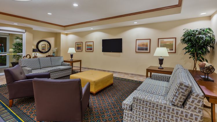 Candlewood Suites Decatur Medical Ctr Lobby