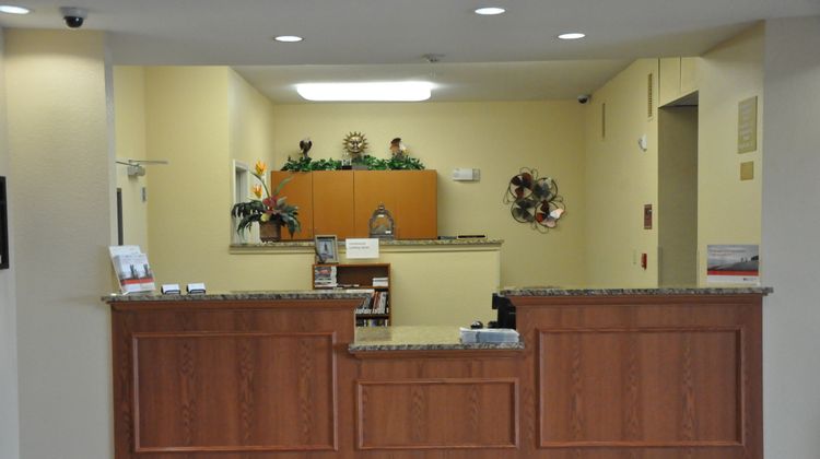 Candlewood Suites Decatur Medical Ctr Lobby