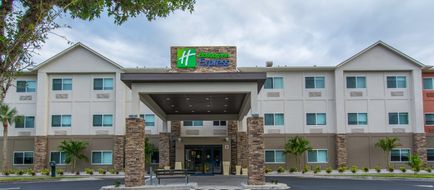 Holiday Inn Express Naples South Exterior