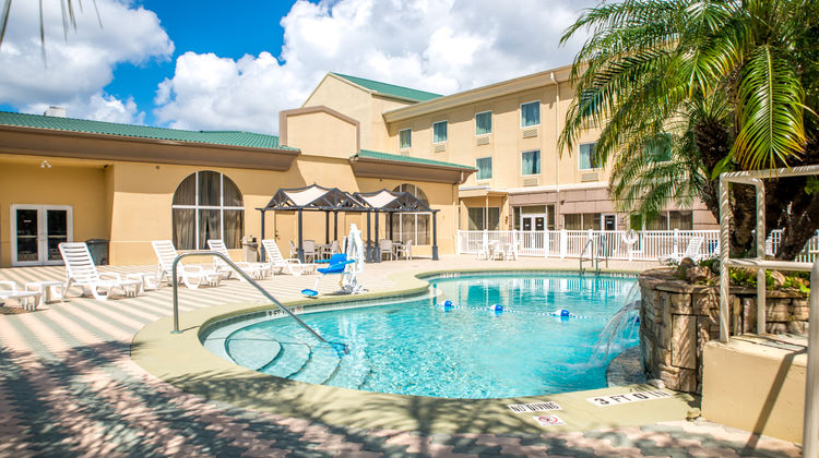 Holiday Inn Express Cocoa Pool