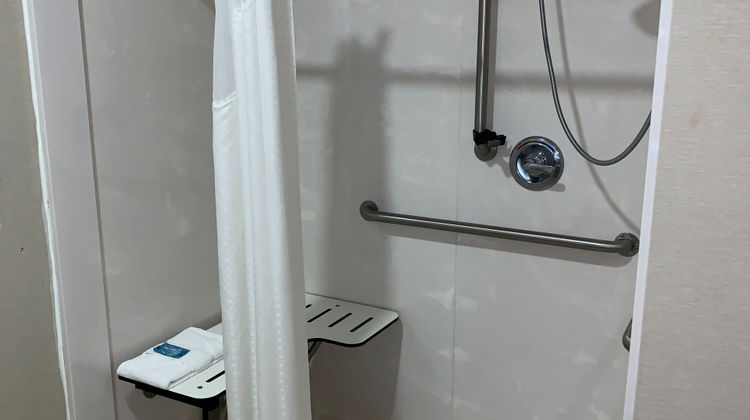 Holiday Inn Express Hotel & Stes Room