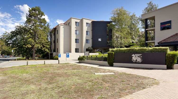 Astra Apartments The Griffin Exterior