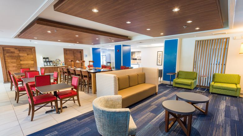 <b>Holiday Inn Express Hotel & Suites Lobby</b>. Images powered by <a href="https://www.leonardoworldwide.com/" title="Leonardo Worldwide" target="_blank">Leonardo</a>.