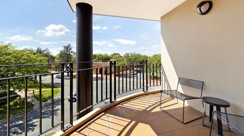 <b>Astra Apartments The Griffin Room</b>. Images powered by <a href="https://www.leonardoworldwide.com/" title="Leonardo Worldwide" target="_blank">Leonardo</a>.
