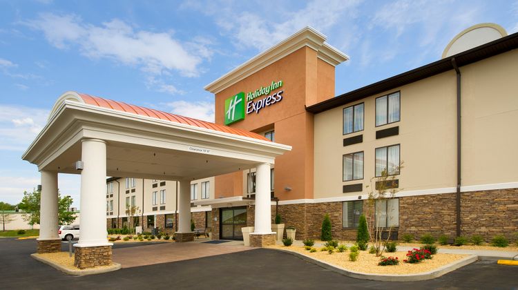 Holiday Inn Express Waldorf Exterior