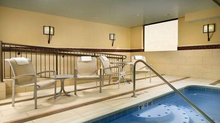Holiday Inn Express Waldorf Pool