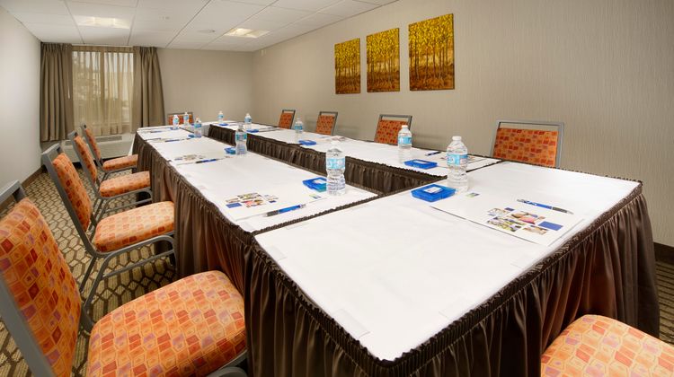 Holiday Inn Express Waldorf Meeting