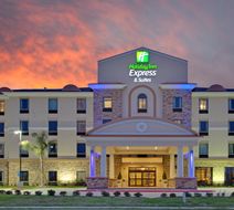 Holiday Inn Express Hotel & Suites Exterior