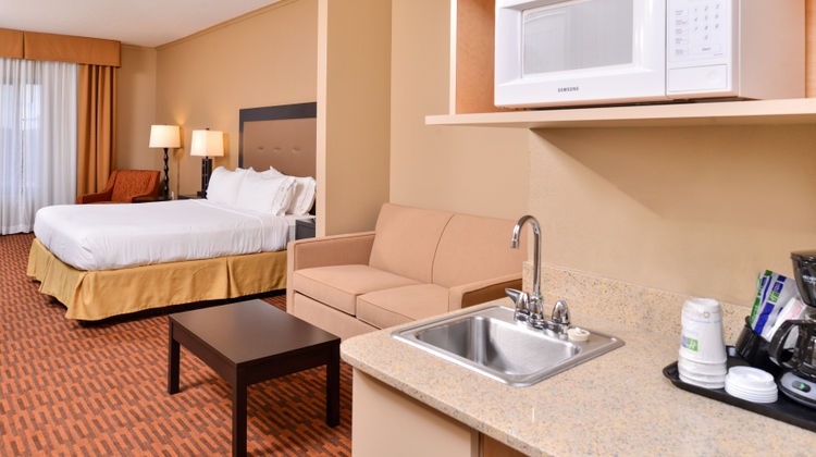 Holiday Inn Express Suite