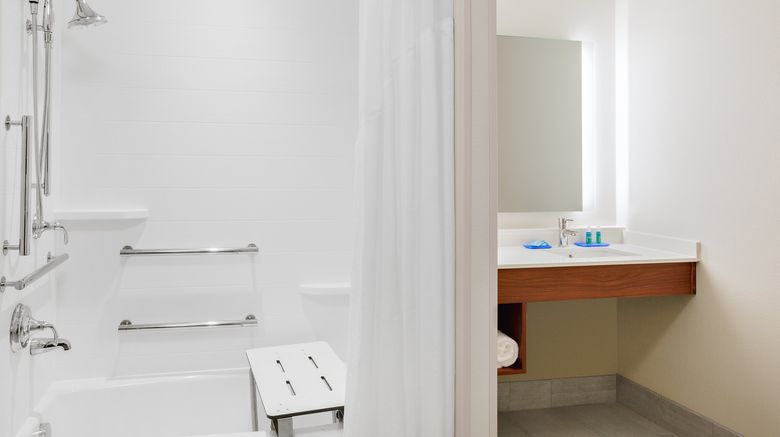<b>Holiday Inn Express & Suites Union Gap Room</b>. Images powered by <a href="https://www.leonardoworldwide.com/" title="Leonardo Worldwide" target="_blank">Leonardo</a>.