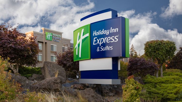 Holiday Inn Express & Suites Hood River Exterior