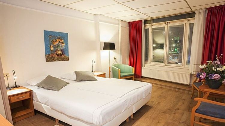 Delta Hotel Room