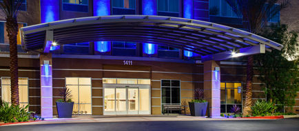 Holiday Inn Express & Suites, Anaheim Exterior