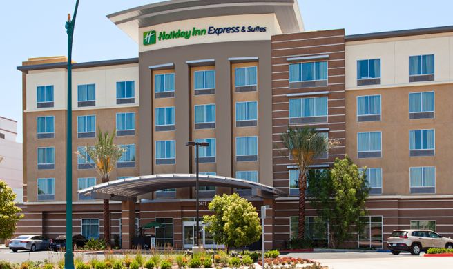 Holiday Inn Express & Suites, Anaheim Exterior