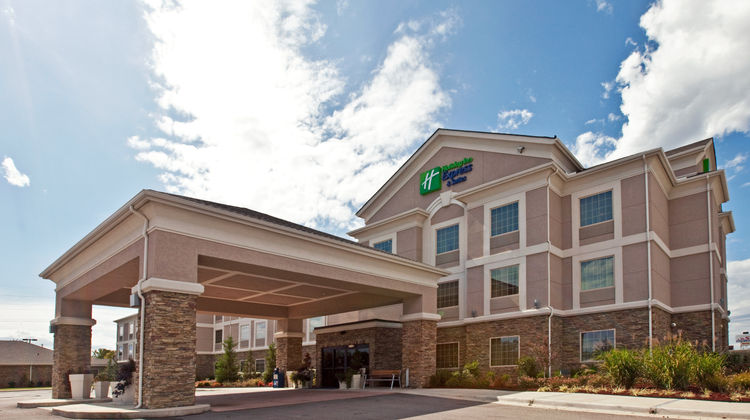 Holiday Inn Express Hotel Exterior